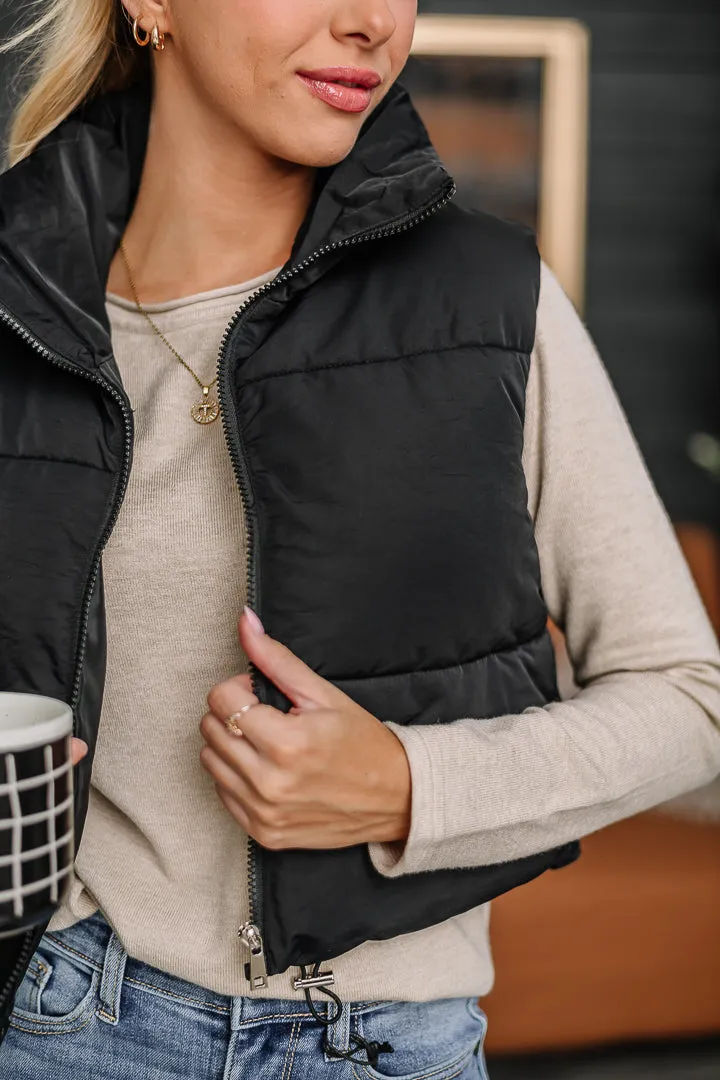 Back In Cropped Puff Vest | {Black}