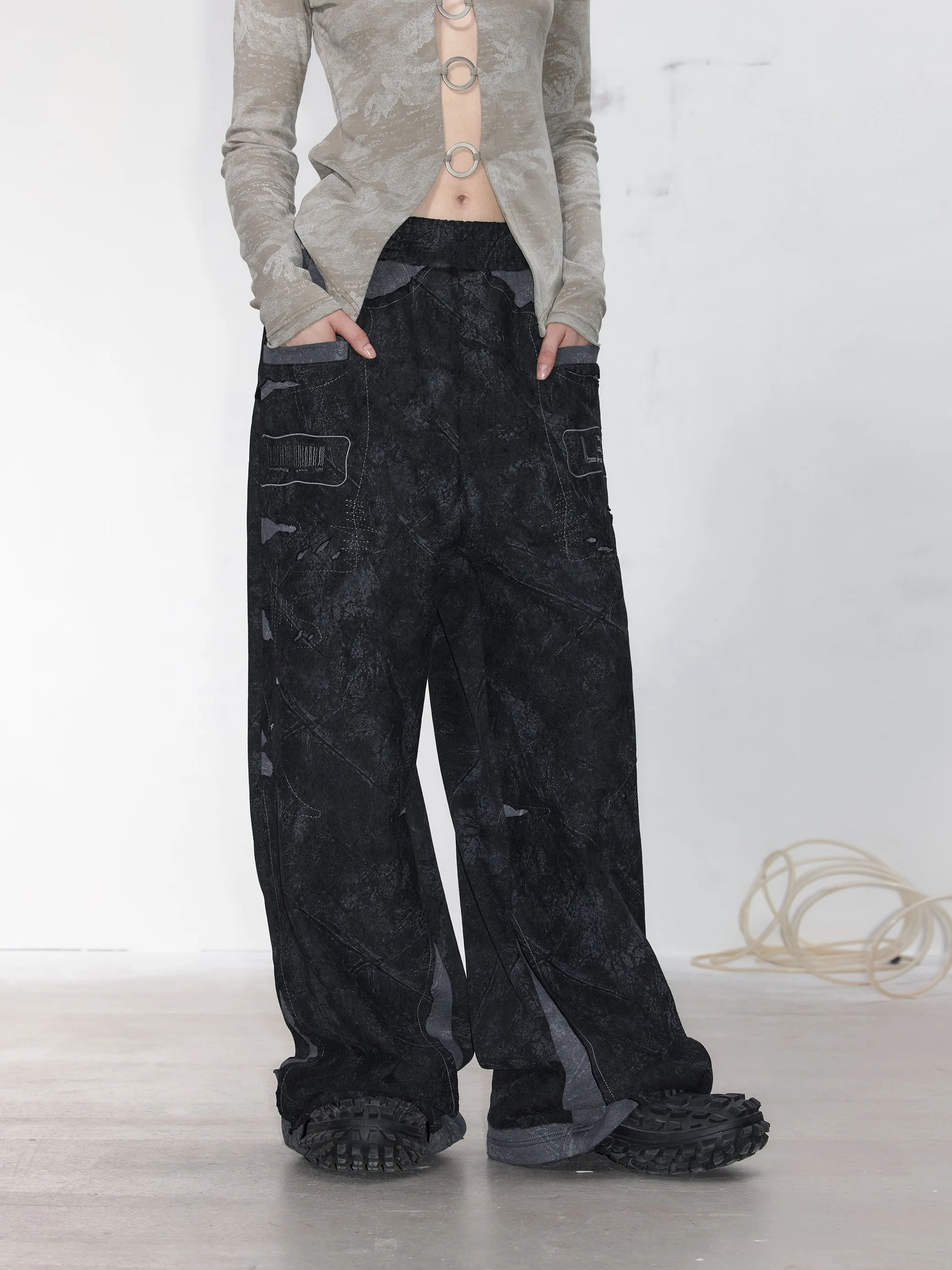 Contrast color embroidered loose-fitting washed sweatpants