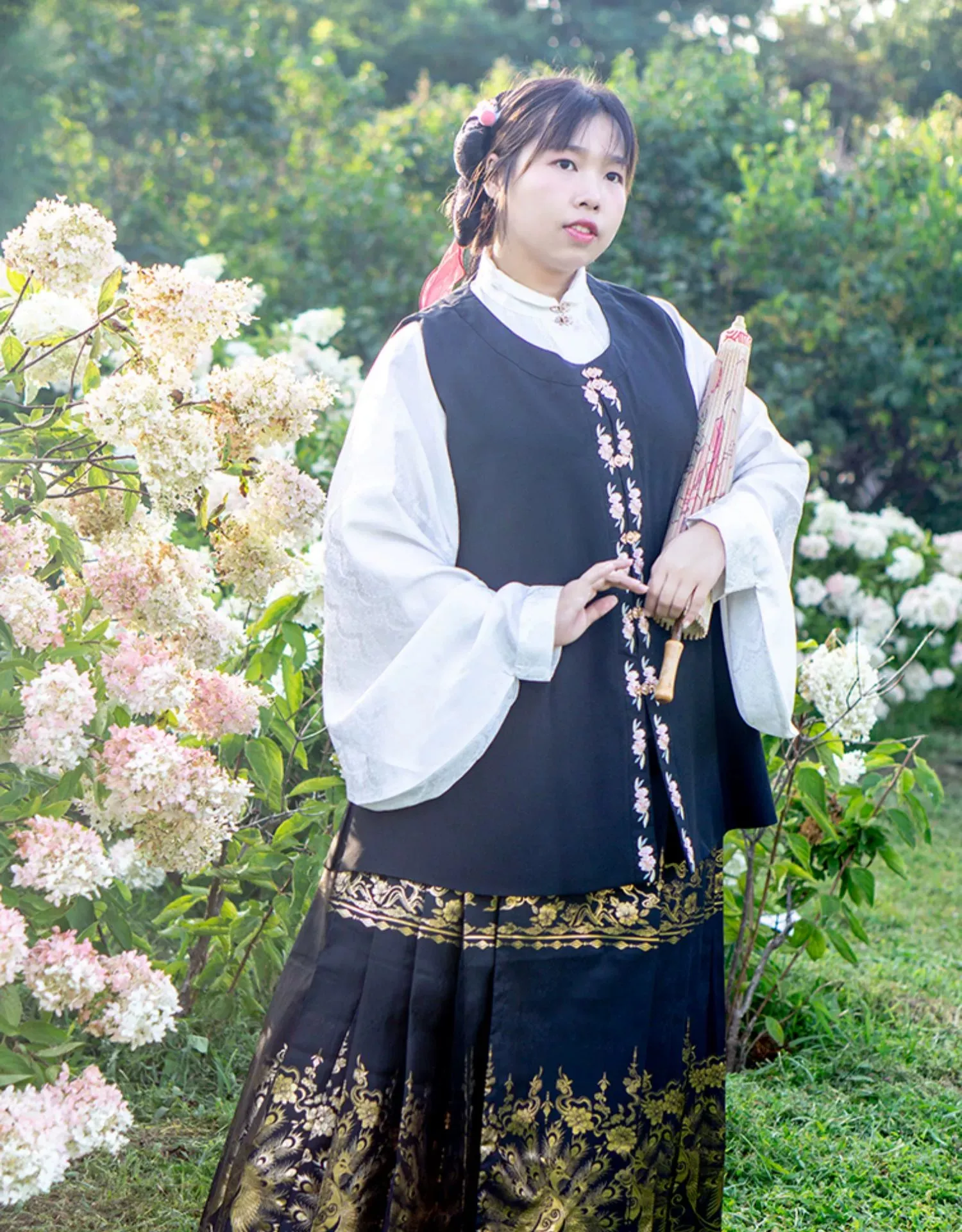 Mulu 母鹿 Doe Ming Dynasty Plus Size Round Collar Embroidered Daily Bijia Vest