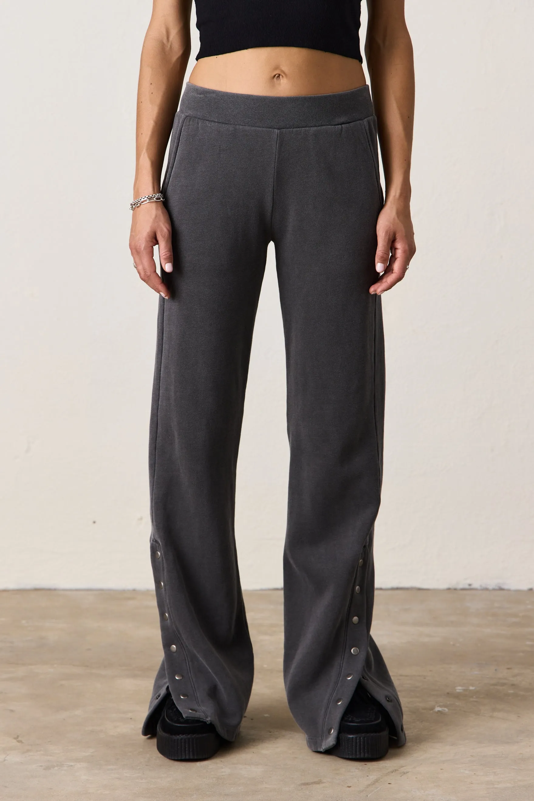 RAMONA WARMUP SWEATPANT / FADED BLACK