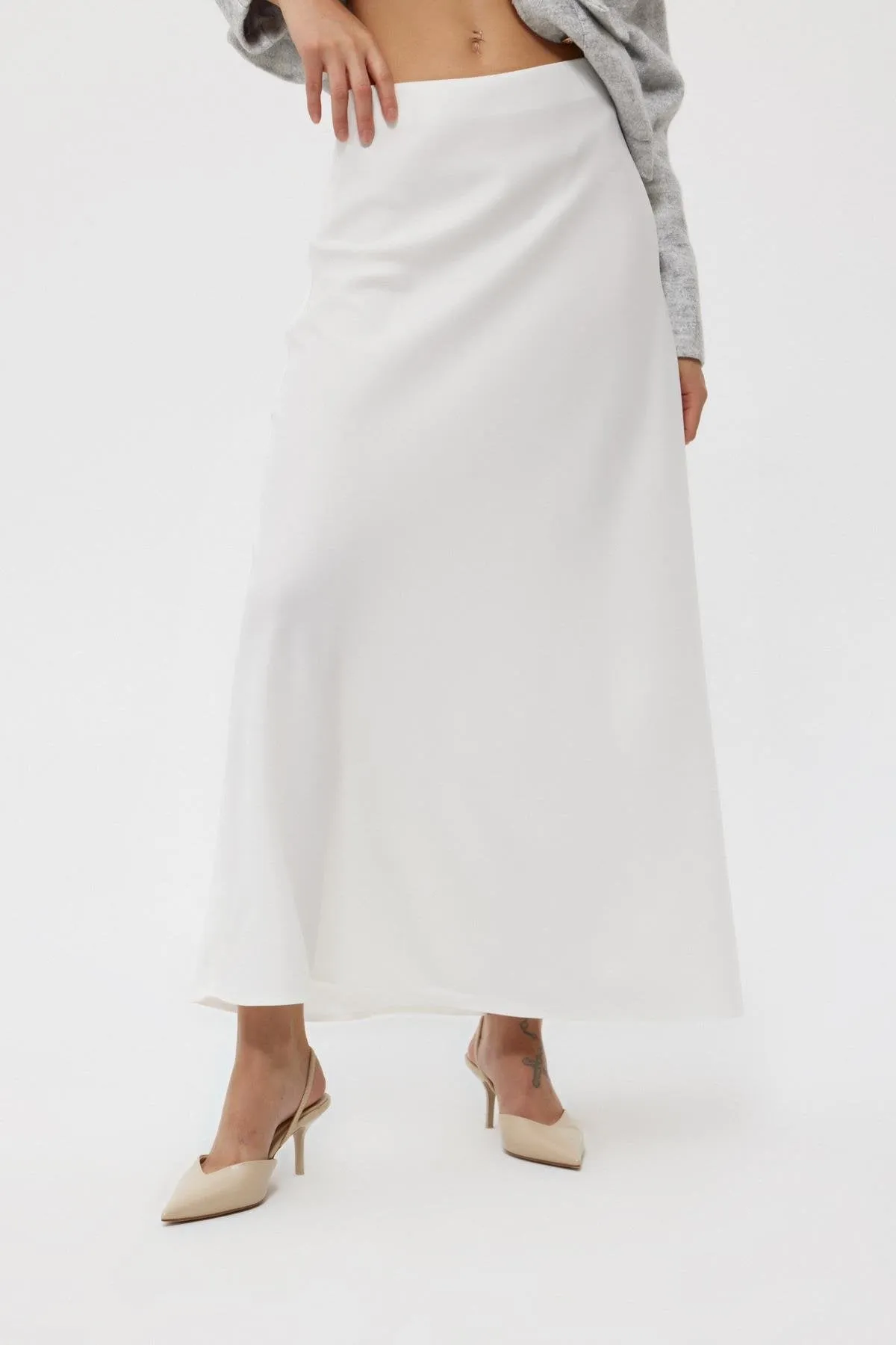 White Elastic Waist Bell Satin Skirt