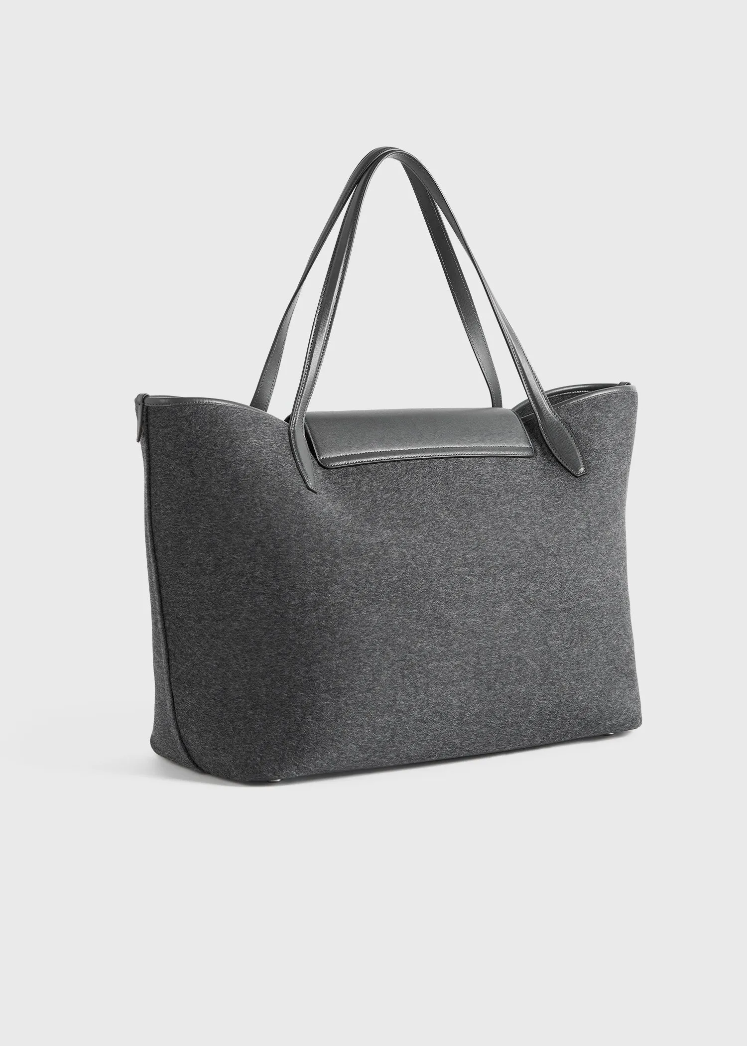 Winter weekender dark grey