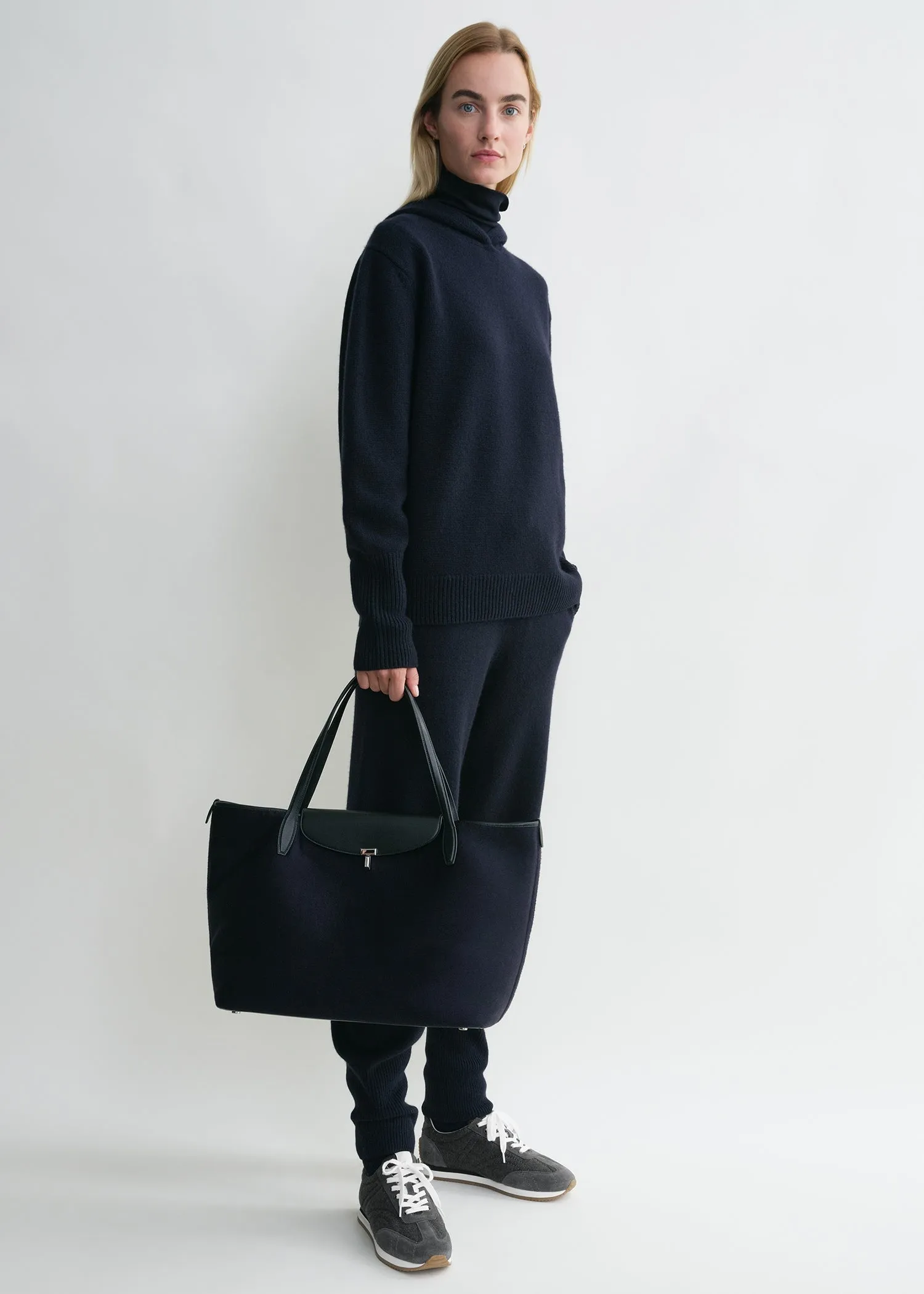 Winter weekender navy