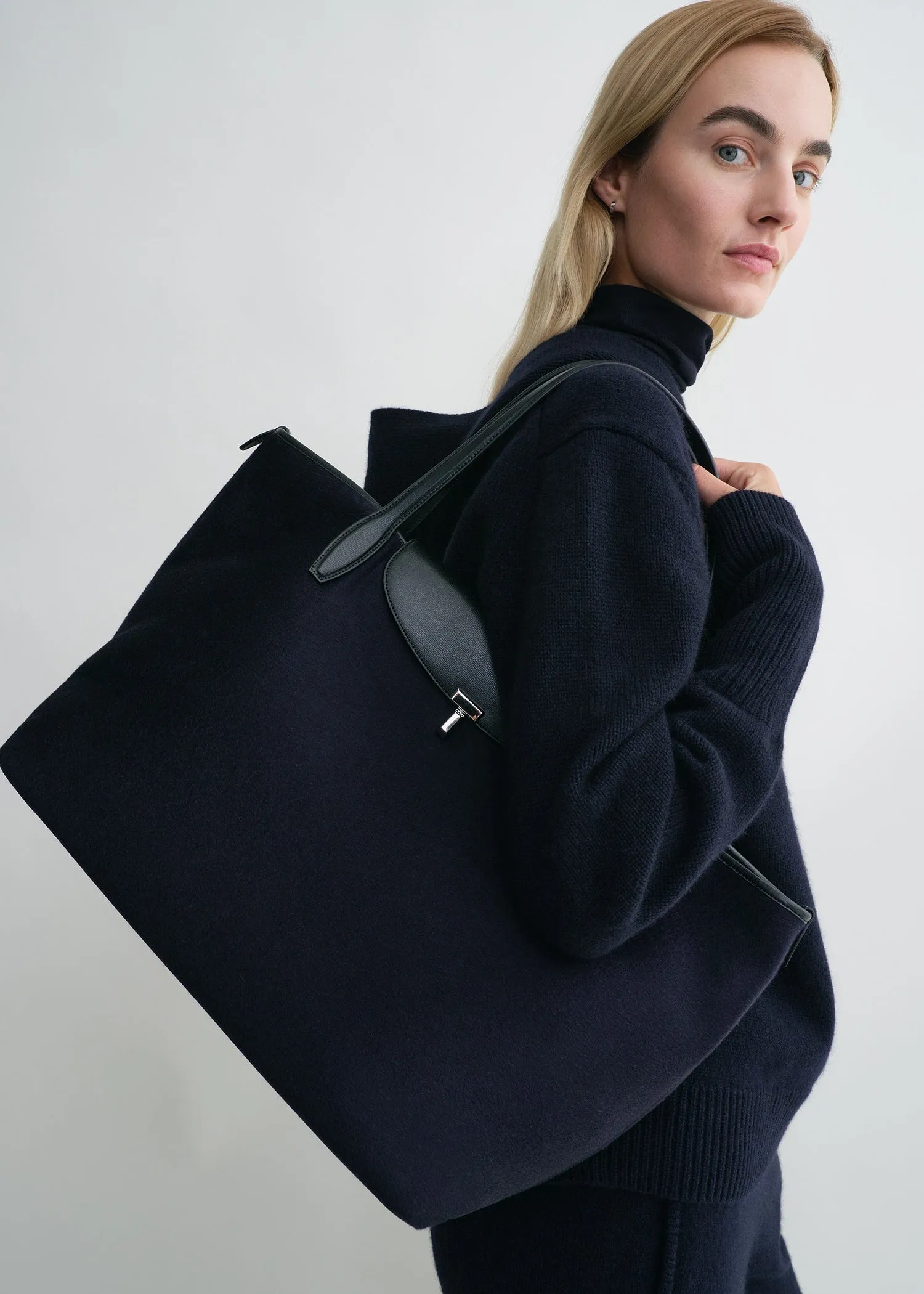 Winter weekender navy